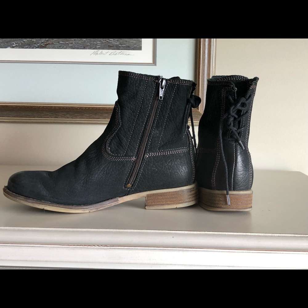 Josef Seibel black leather booties size 37